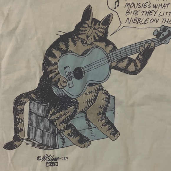 Fun singing Cat Guitar Graphic Tee - Picture 4 of 5